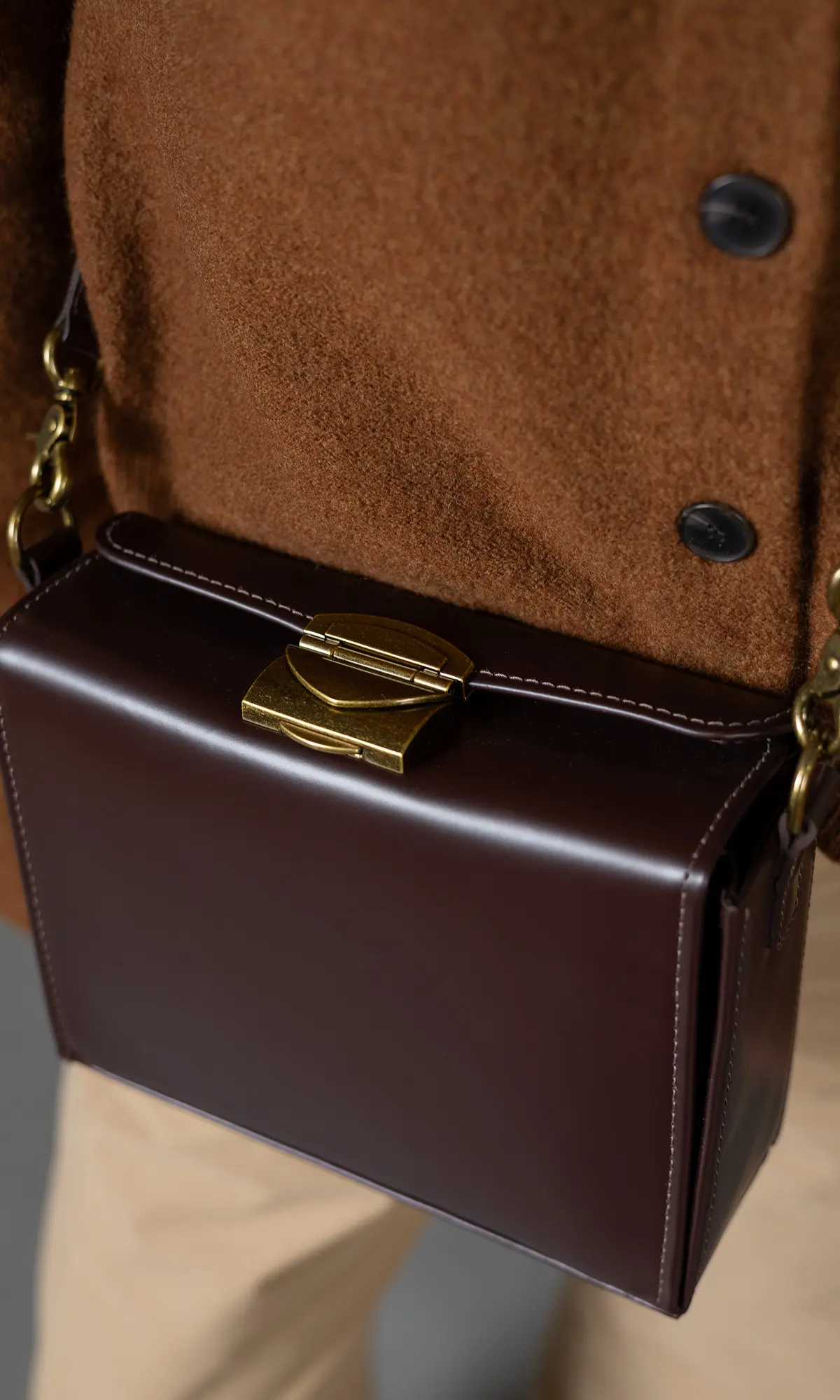 Ishie Box brown leather bag designed with Ishie