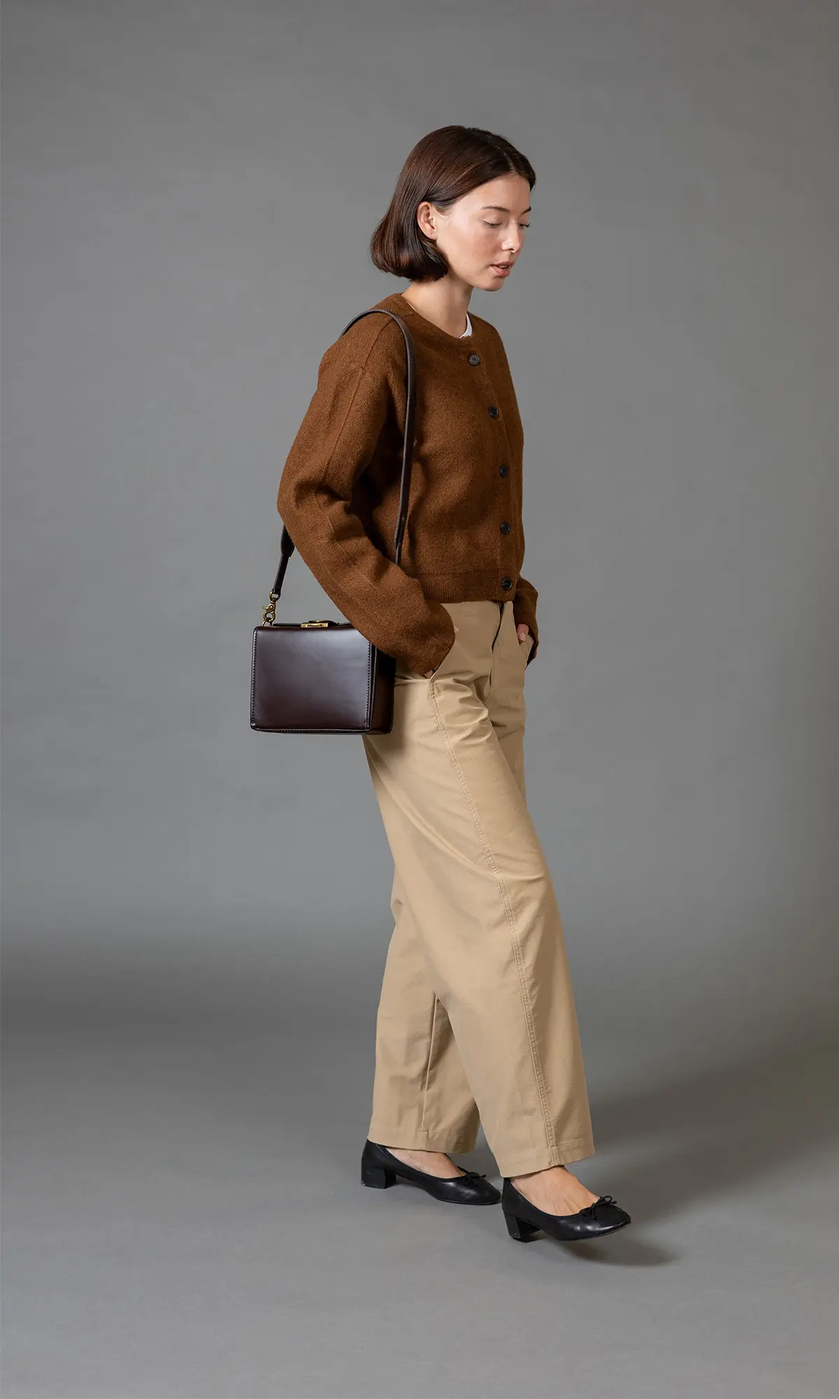 Ishie Box brown leather collaboration bag by Beara Beara